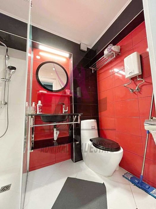 Дава се под наем Двустаен апартамент в Варна, Център - 65 кв.м за 700 € - Снимка #3