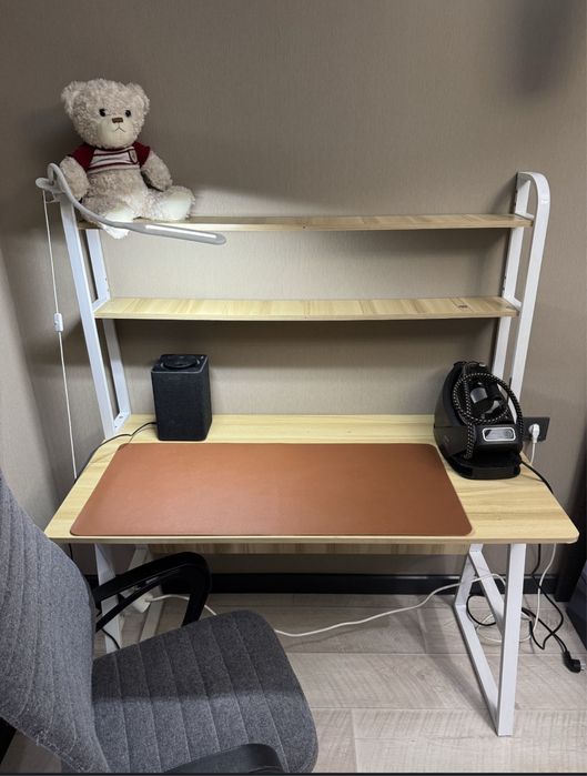 Стол для работы.