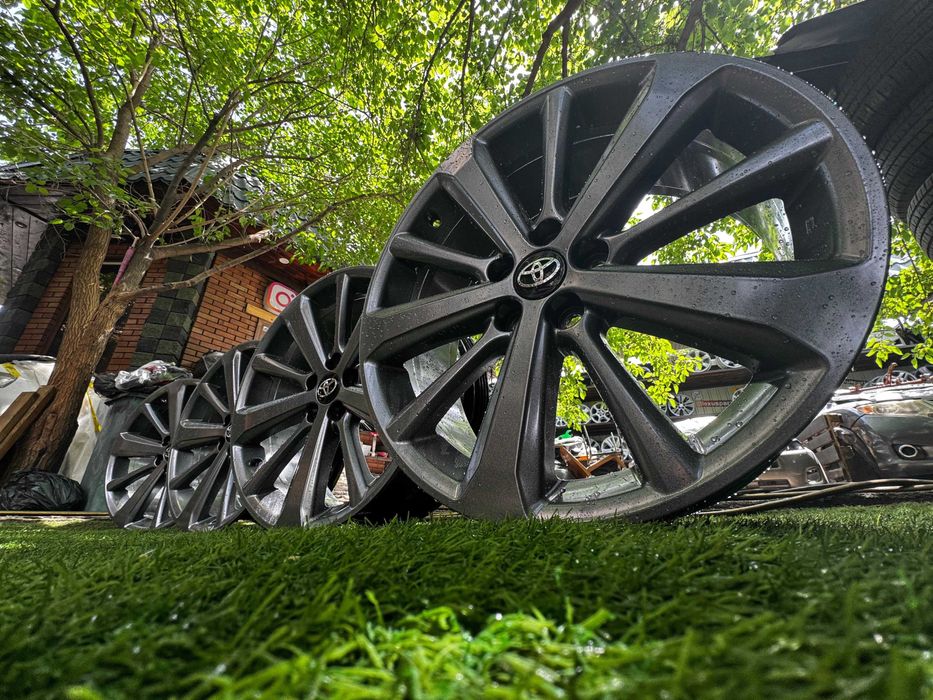 Диски R19 Тойота хайландер "гибрид"