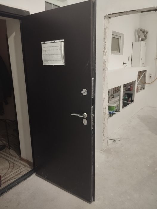 Наружная дверь з