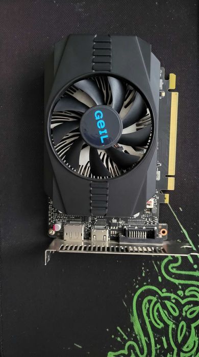 Продаю видеокарту GTX 1050 (б/у)
