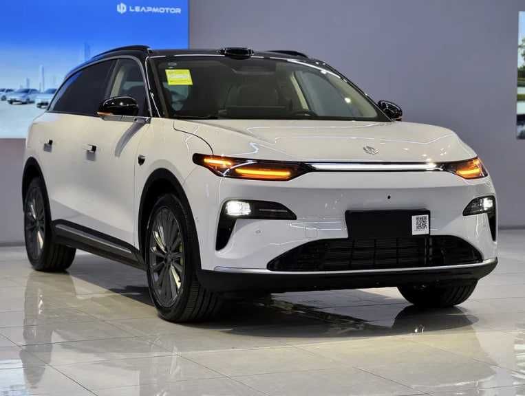 Leapmotor C11 Rasmiy dillerdan chegirma bilan