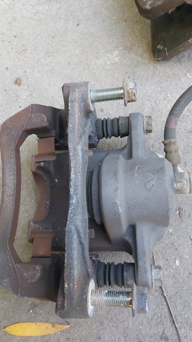 Суппорта задние на Subaru Outback  BP