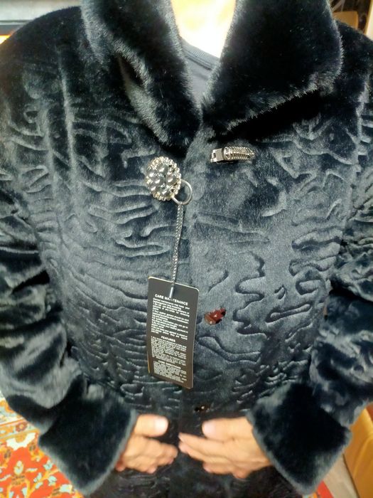 Продам шубу новую