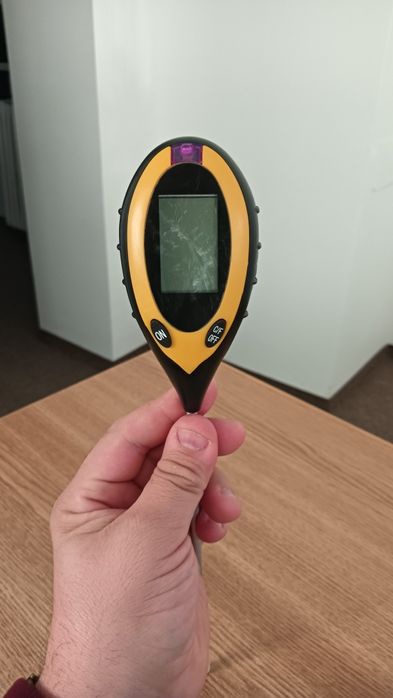 Termometru pentru sol