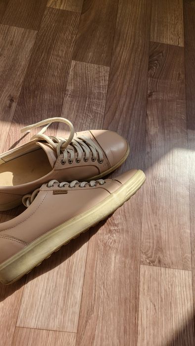 Продам кроссовки