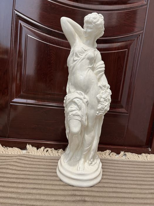 Мраморна Статуетка