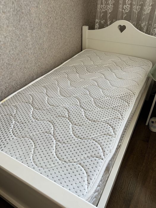 Две Кровати детская и подрастковая в отличном состоянии