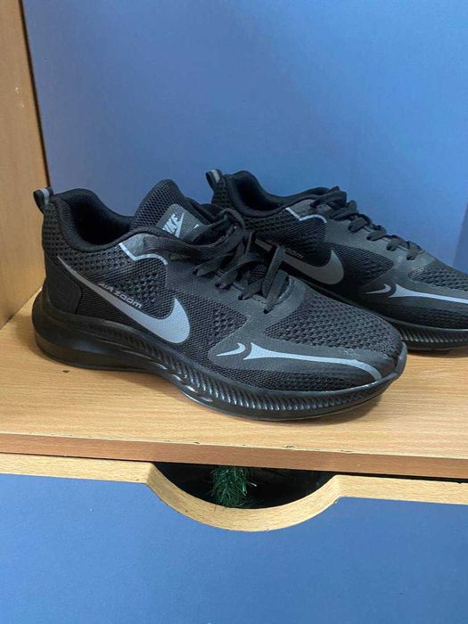 кроссовки NIKE размер 38