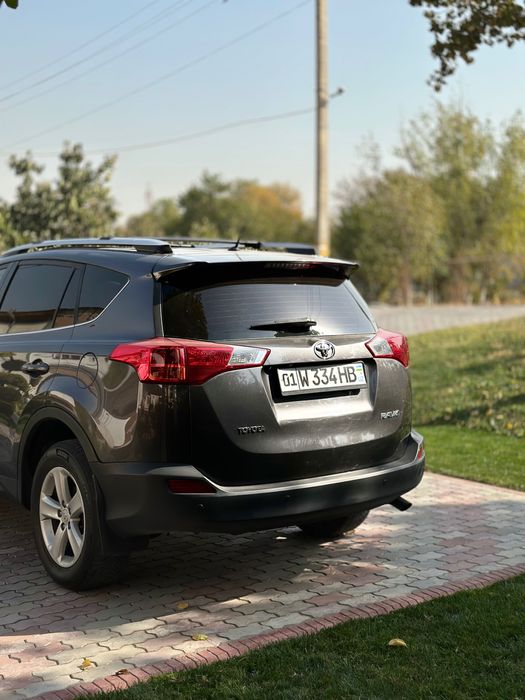 Toyota rav4 2015 UAE