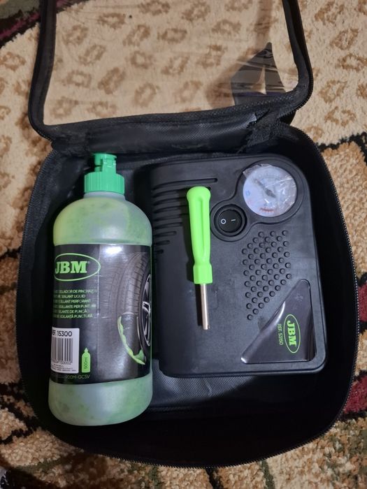 Compresor auto si solutie kit pană