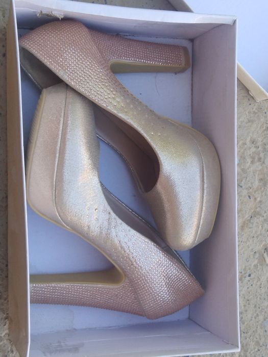 Жаңа туфли сатылады