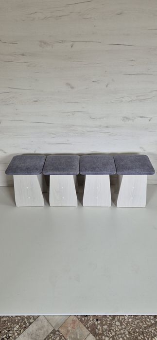 Табуретки 4 шт НОВЫЕ