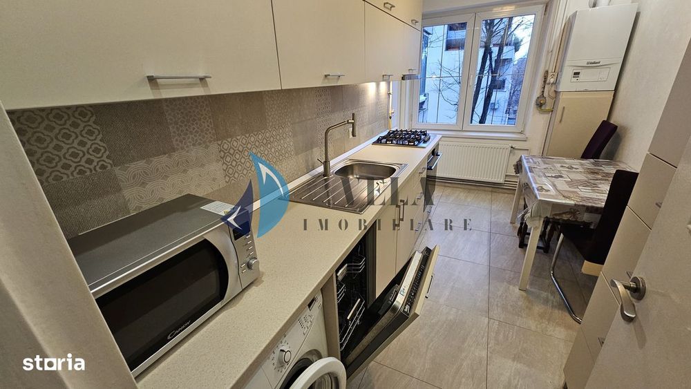 Apartament 4 camere, Cornisa