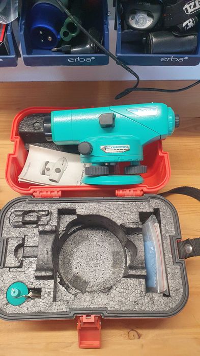 Оптичен нивелир Sokkia C330 с лата и тринога