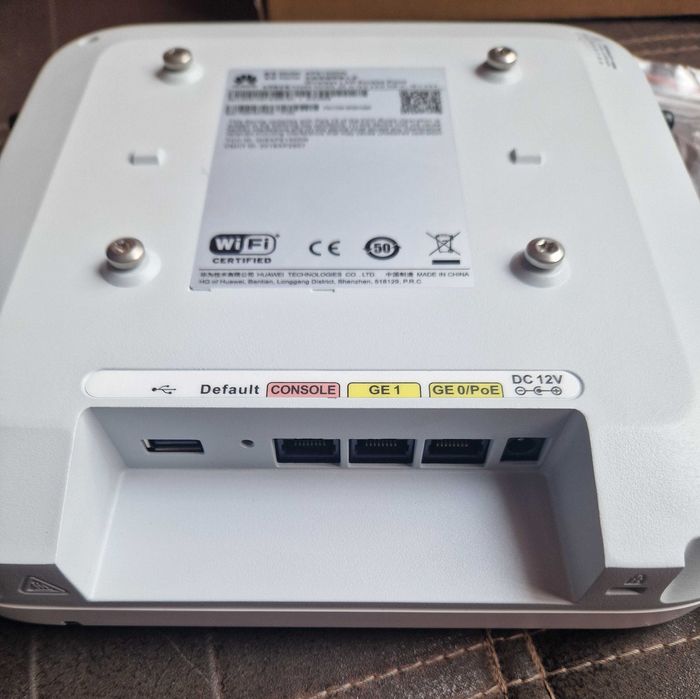 Професионална точка за достъп Huawei AP6150DN