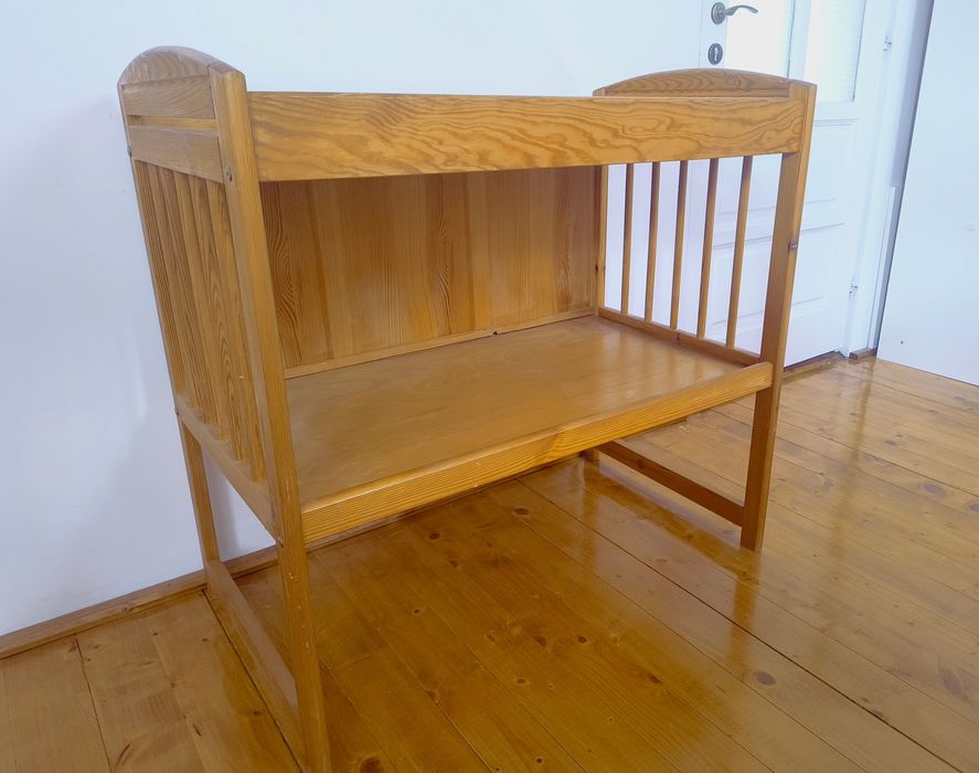 Masa de schimbat scutece, masa de înfășat