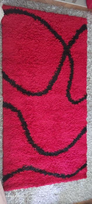 Covor 1x2 rosu cu negru
