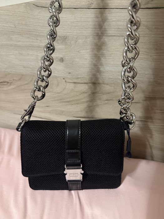 Tommy Hilfiger чанта