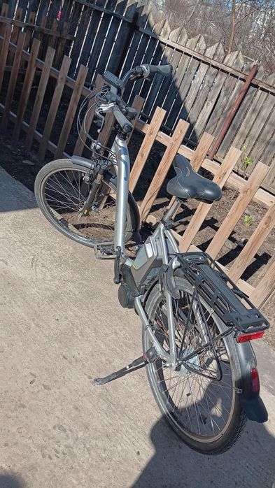 Bicicletă cu motor