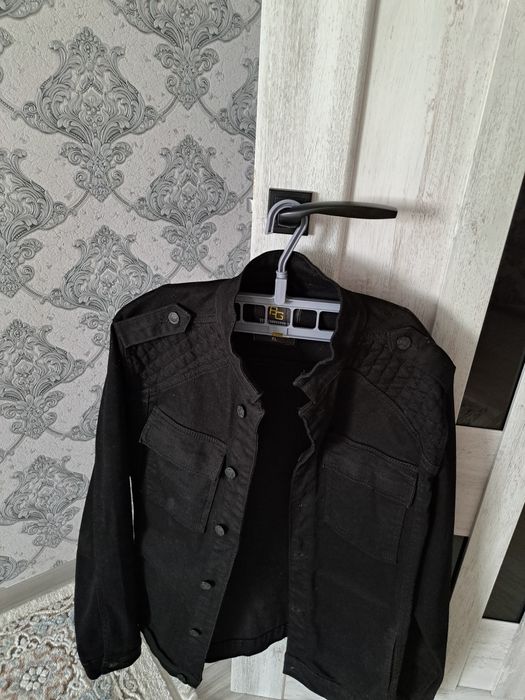 Продам мужской джинсовые костюм