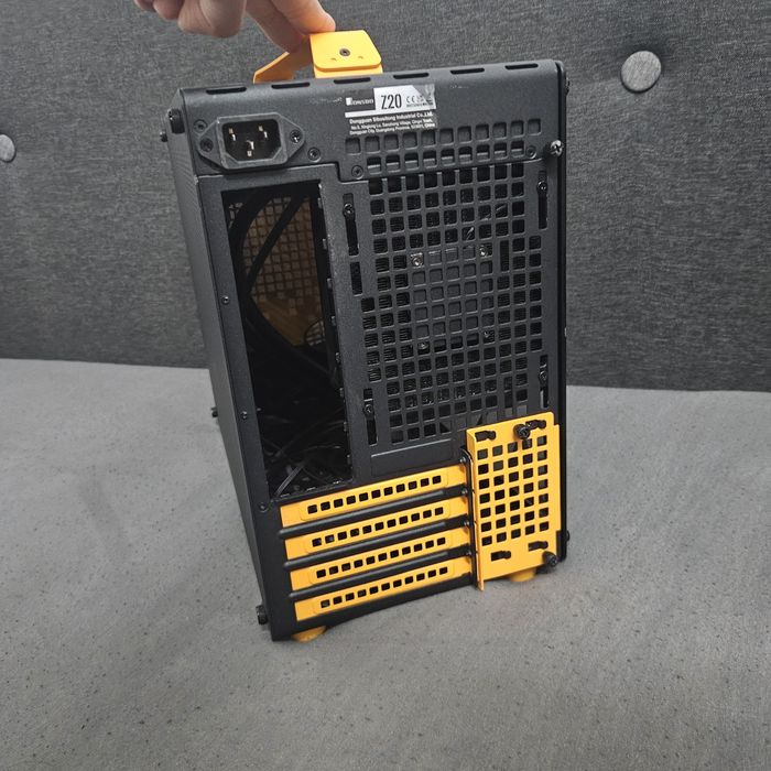 Vand carcasa Jonsbo Z20 aproape nou