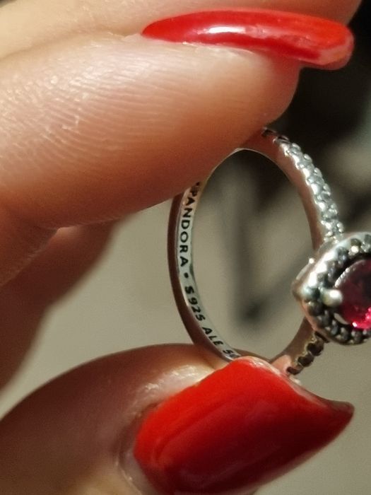 Vând inel pandora original
