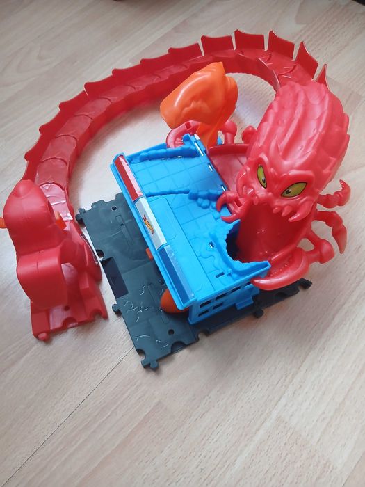 Писта hotwhels скорпион