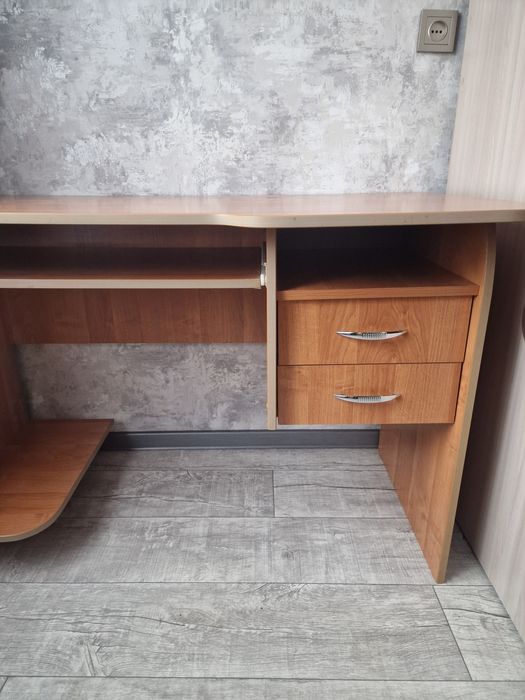 Продам стол ученический