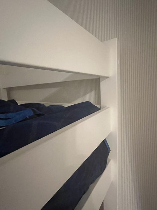 Кровать двухьярусная