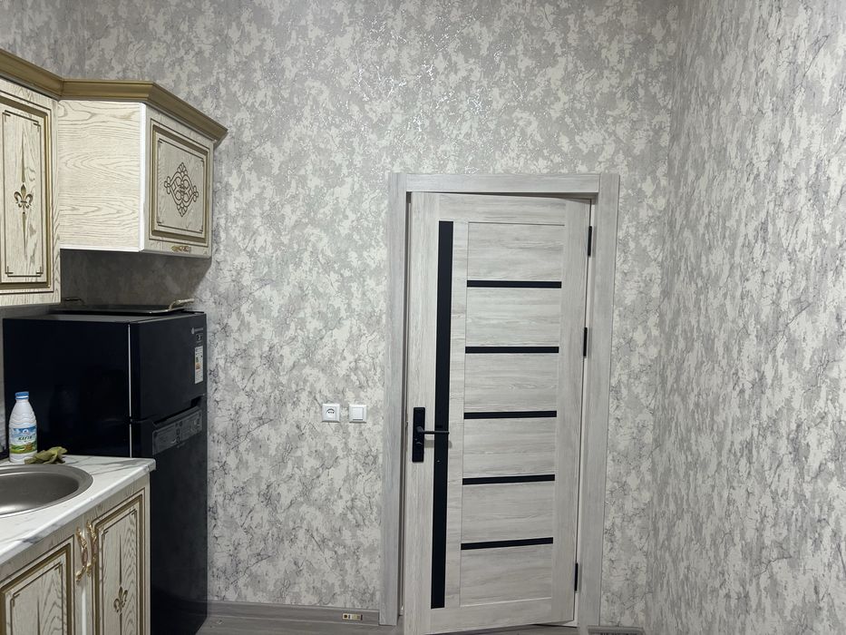 1 xonali kv sotiladi