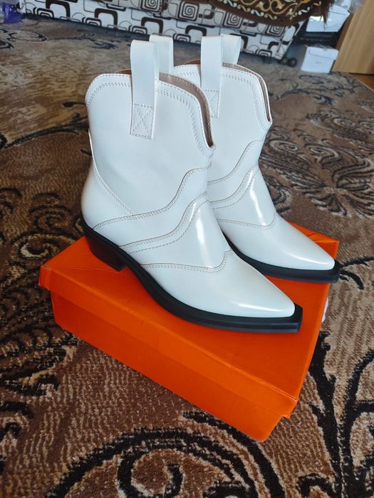 Ботинки женские белые  ЭКО кожа