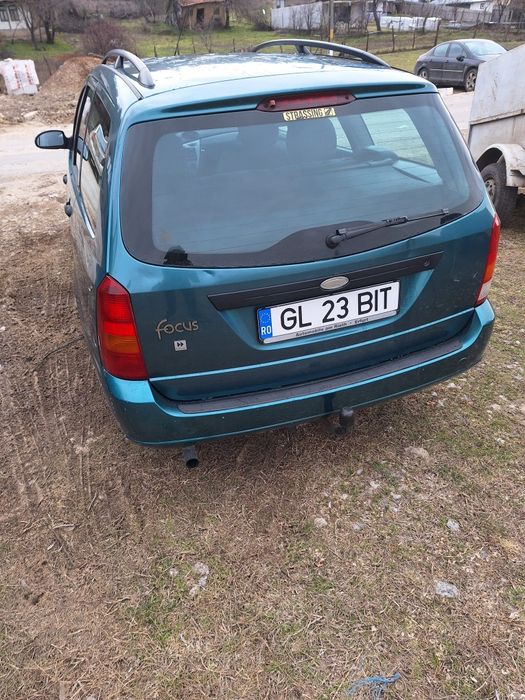 Vând ford focus 1.6 benzina an 2001