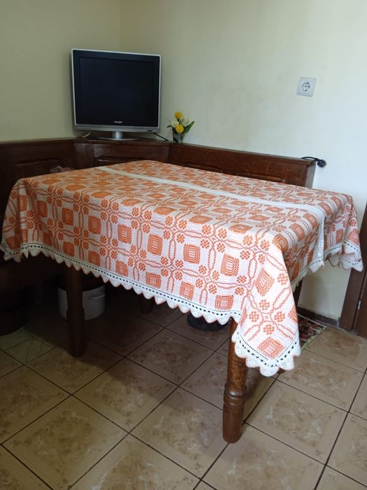 Presuri si covoare din lăna, tesute la razboi