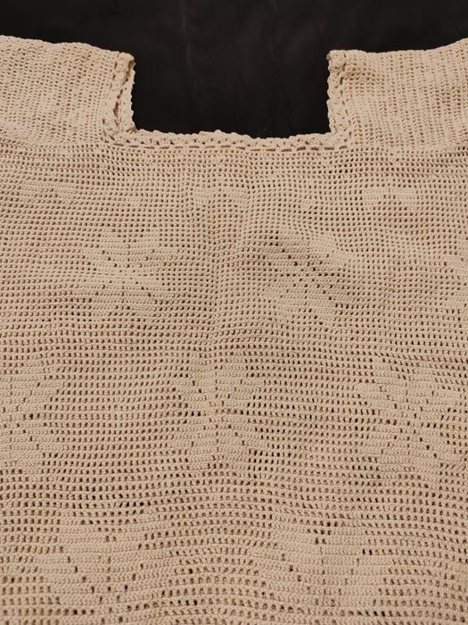 Плетена блузка на една кука