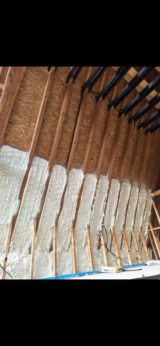 Izolatii cu spuma poliuretanica 30lei m2