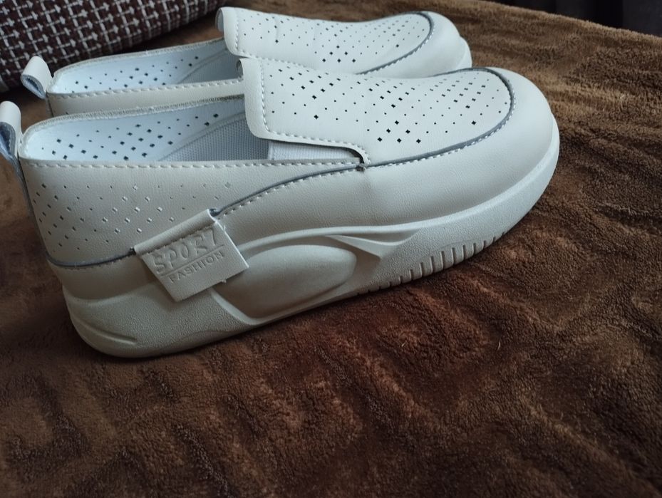 Повседневные слипоны/лоферы