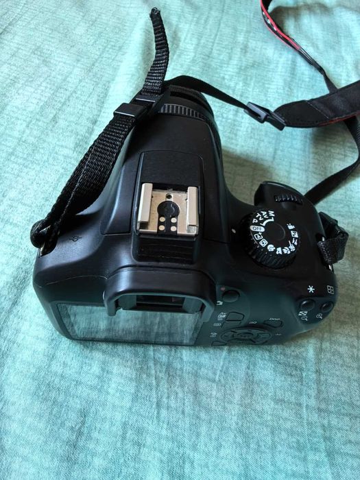 Aparat foto Canon 4000D