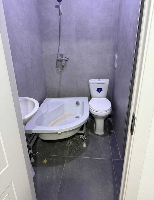 Продается квартира 1/3/16 Яшнабадский район ЖК Ассалом Сохил ориентир