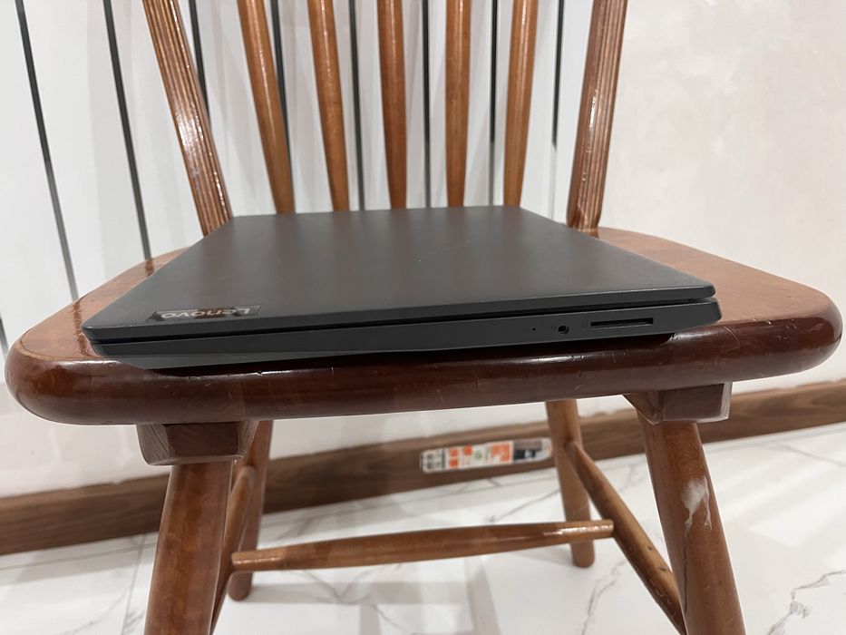 Продаеться Ноутбук Lenovo