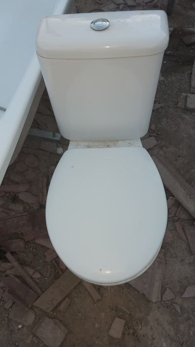 Продам ванный унитаз