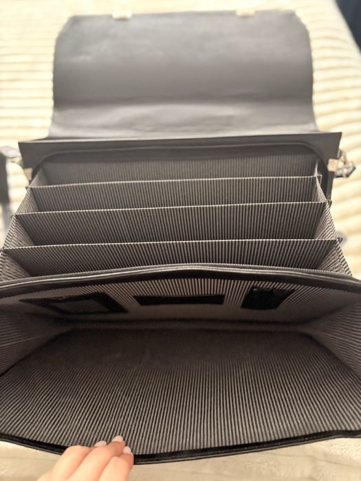 Чанти за лаптоп от естествена кожа, бизнес чанти