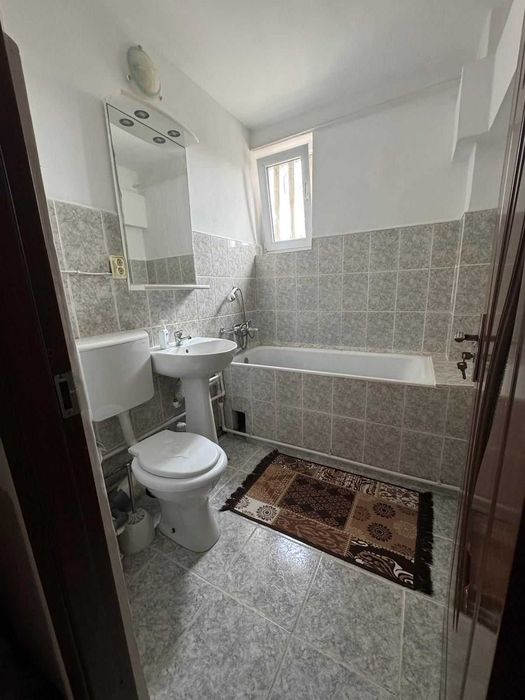 Vand apartament 2 camere Caracal