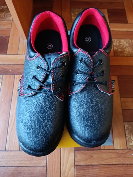 Защитни обувки/сейфти обувки