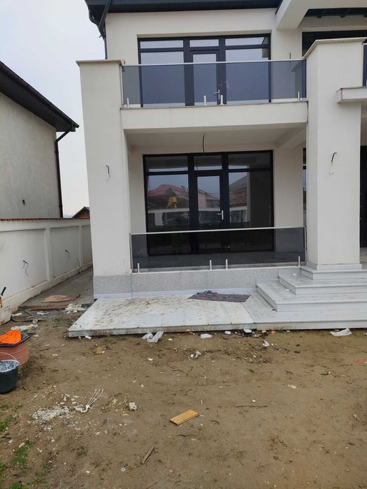 Balustrada de sticla