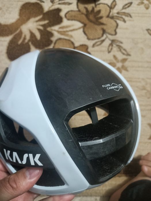 Каска для велосипеда.