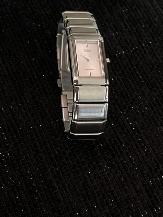 Дамски часовник Casio