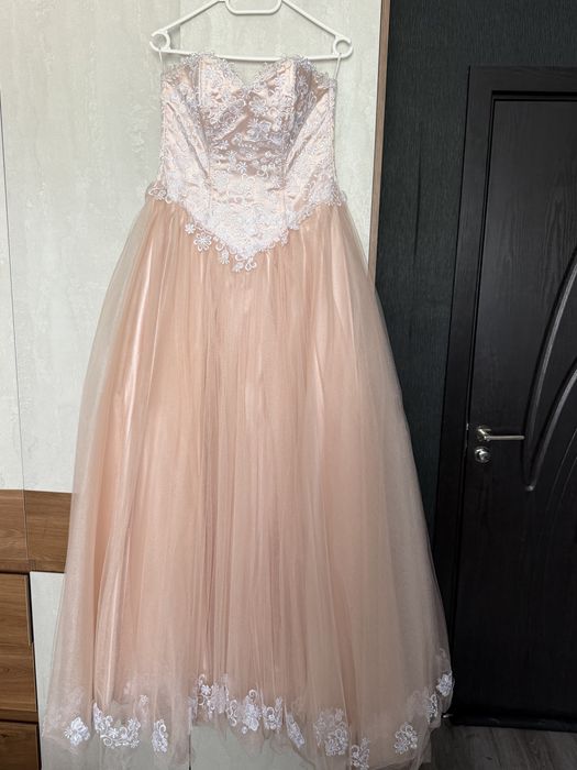 Бална рокля розова като нова