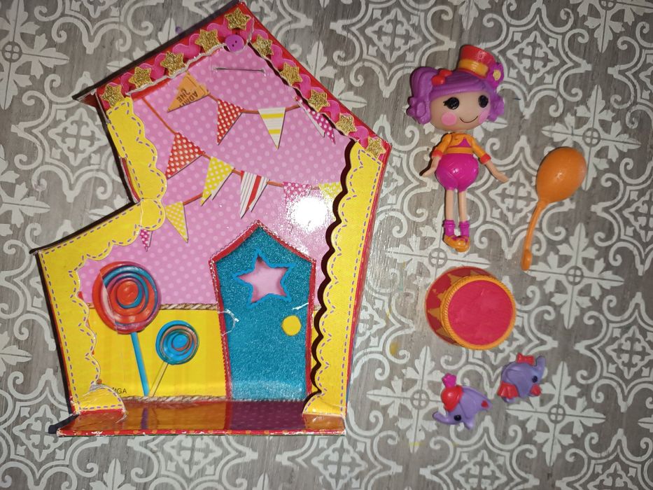 Кукли и къщи Лалалупси
