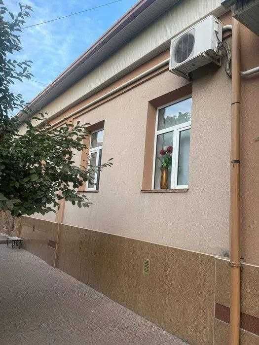 Срочно 4,3 сот. метро Шахристанская 5 комнат, 2 сан узла